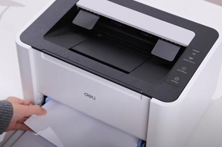 Kẹt giấy trong suốt