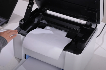 Kẹt giấy trong suốt