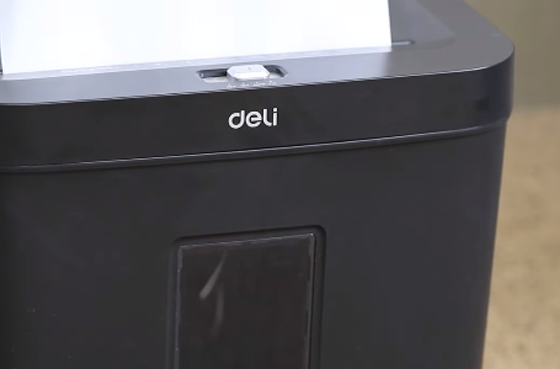 01 máy cắt giấy Deli et021