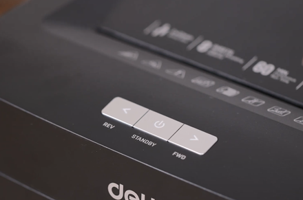 Máy hủy giấy kinh doanh Deli et094