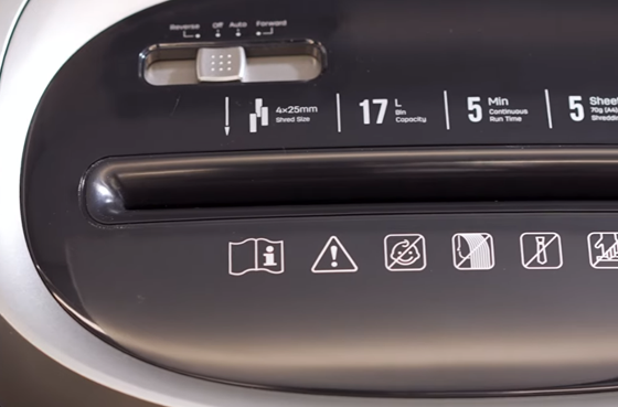 01 Máy hủy tài liệu Deli e9929