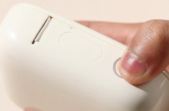 01 máy in nhãn Deli es440